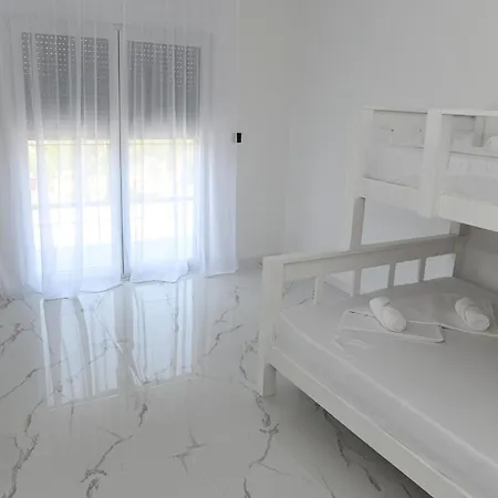 Mia Villa